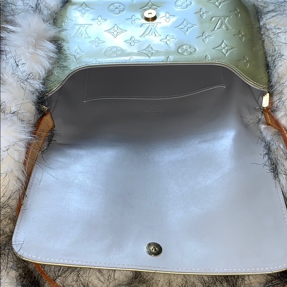 Louis Vuitton Patent Leather Vernis Purse in Lime - Picture 5 of 7